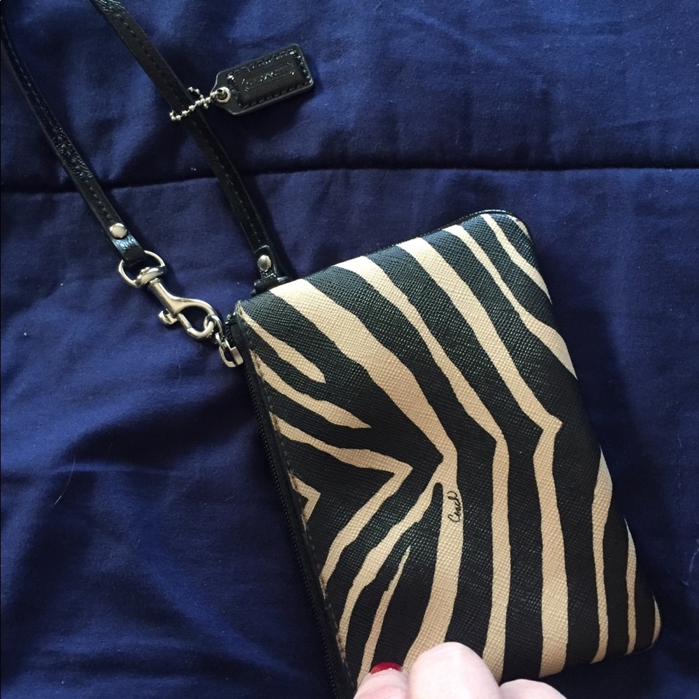 Coach wristlet - Picture 4 of 4